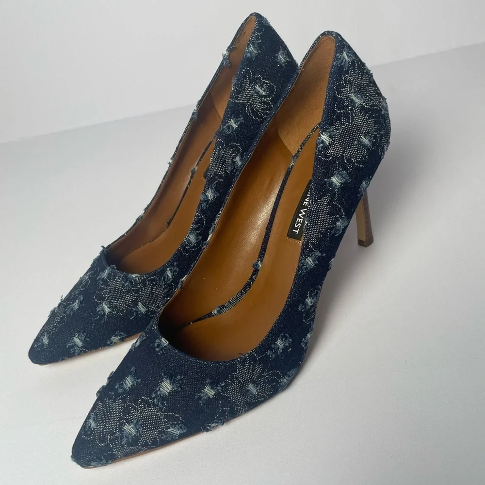 Nine West Tatiana Pointy Toe Pumps Distressed Denim Floral Embroidered Heels 10